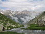 Кавказ. Речка над облаками